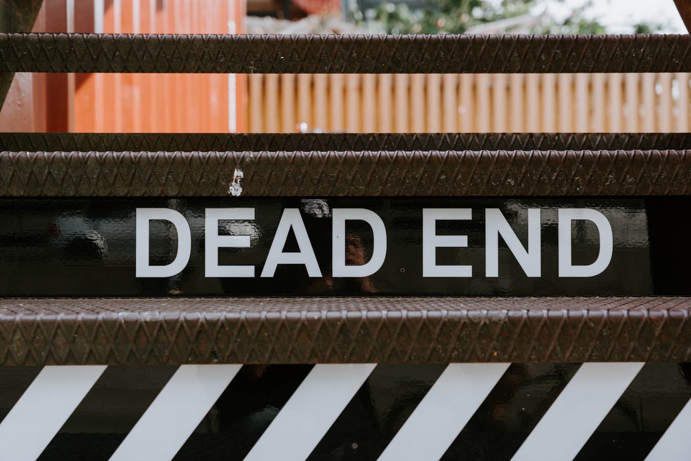 Sign saying Dead End